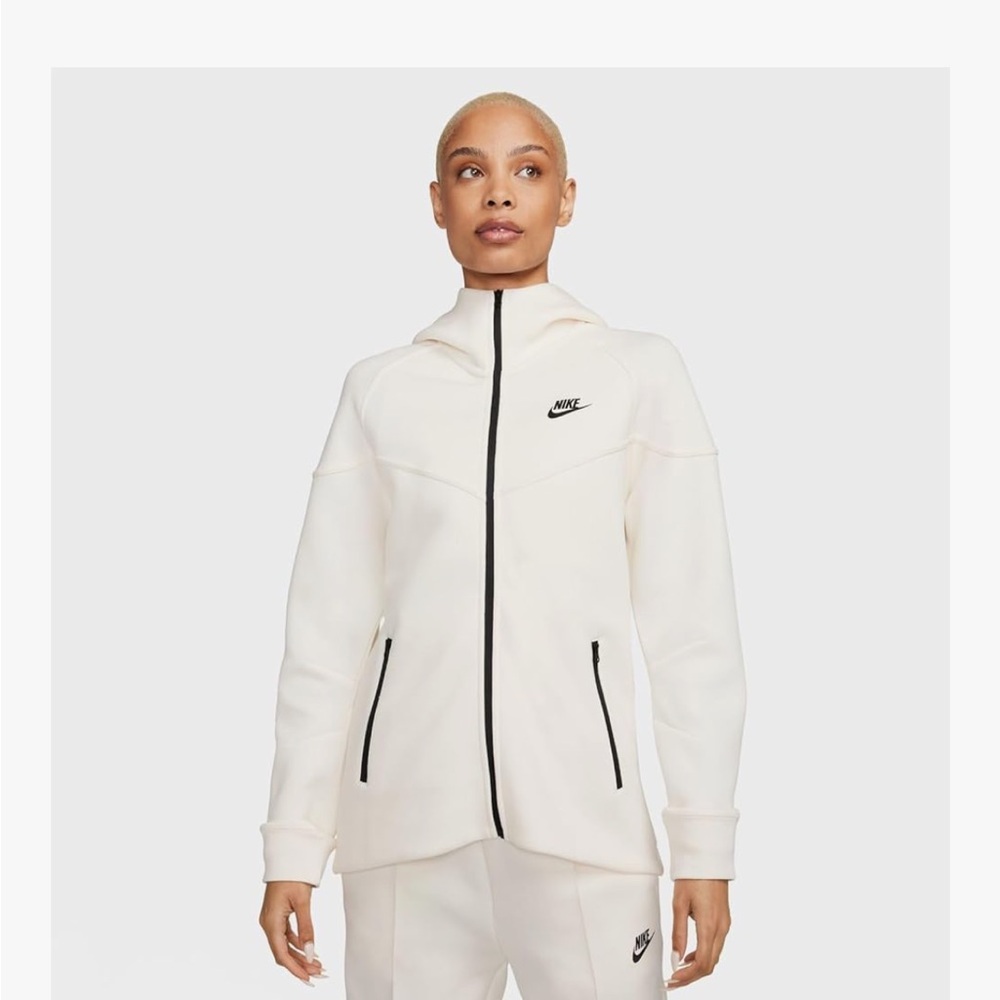 Nike Women's Cream Jacket
